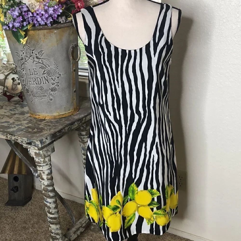 ππΈHOSTβPICKπΈπBloomingdalesβSilkβZebraβShiftβDressβwithβLemonsβatβHem